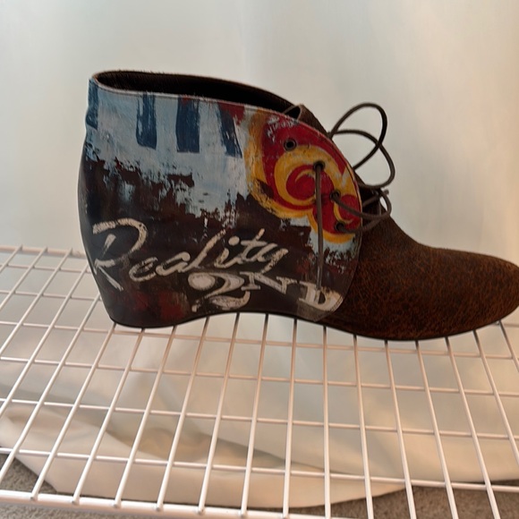 Stylish Women's Ankle Boots with Artistic Design by Icon size 11 - Picture 4 of 6